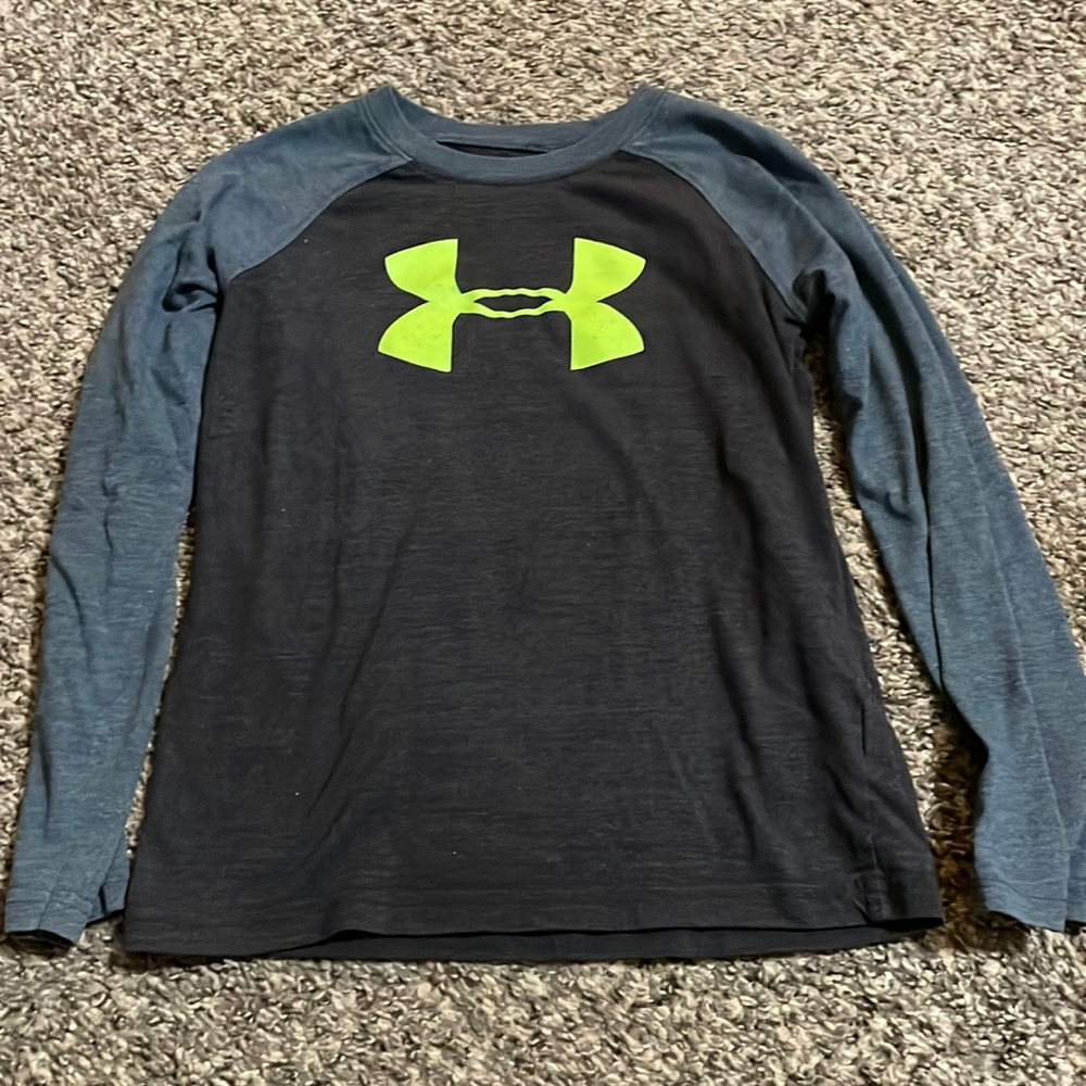 Boys LS Under Armour shirt